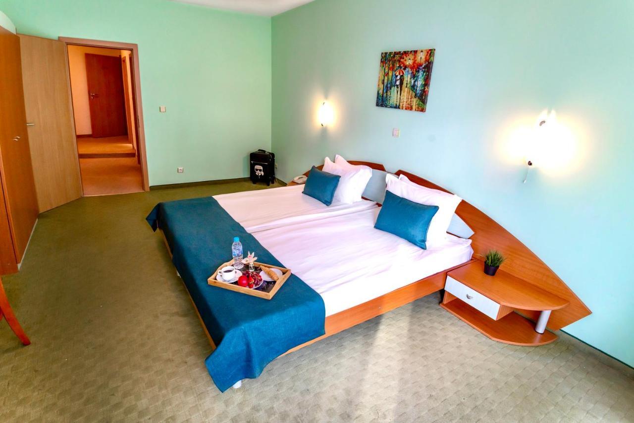 Palm Beach Hotel Golden Sands Eksteriør billede